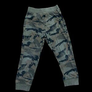 👣 5/$25 - Green Camouflage Print Pants